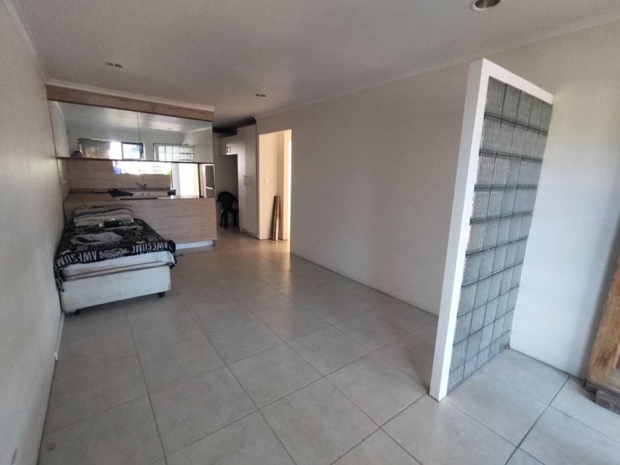 To Let 3 Bedroom Property for Rent in Drostdy Park Western Cape